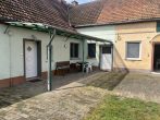 Bauernhof mit viel Platz - Hauseingang, überd. Terrasse