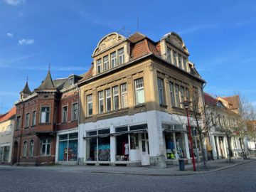 Denkmalgeschütztes Gebäudeensemble am Markt, 03253 Doberlug-Kirchhain, Wohn- und Geschäftshaus