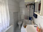 Einfamilienhaus mit Scheune - Bad Erdgeschoß